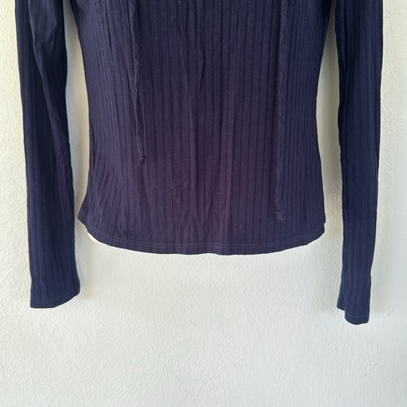 One Clothing navy blue lace up neckline long sleeve ribbed knit top size small - Picture 4 of 11